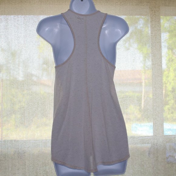 Franchesca's "aloha" shirt - Picture 4 of 7